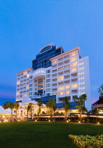 Фотография гостиницы Novotel Phuket City Phokeethra - SHA Extra Plus