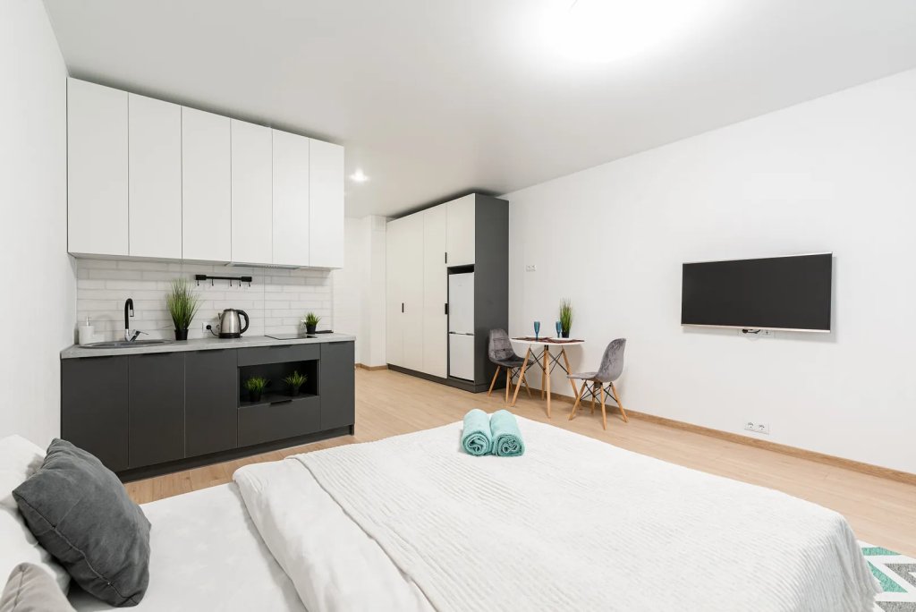 Фотография квартиры Апартаменты Apart+ Теслы 24 white
