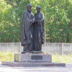 Фотография Памятник Петру и Февронии
