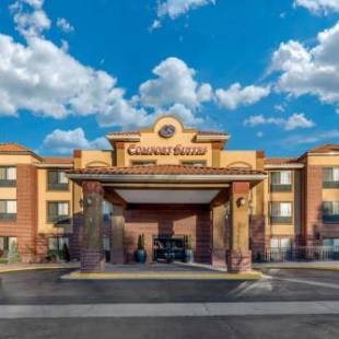 Фотографии гостиницы 
            Comfort Suites Lakewood - Denver