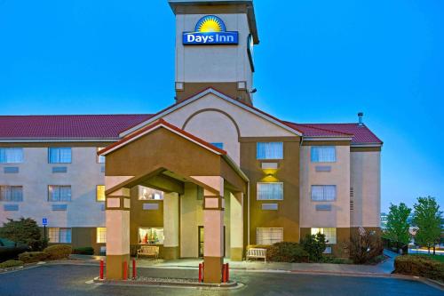 Фотография гостиницы Days Inn by Wyndham Englewood Denver Tech Center