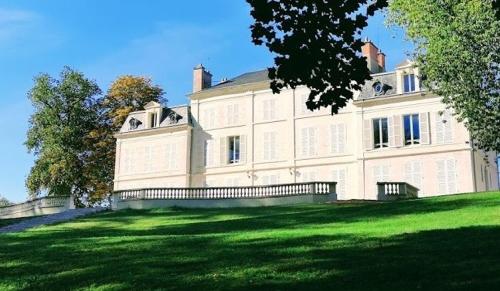 Фотографии гостиницы
Château du Rollin Orléans Ouest- La Chapelle St Mesmin