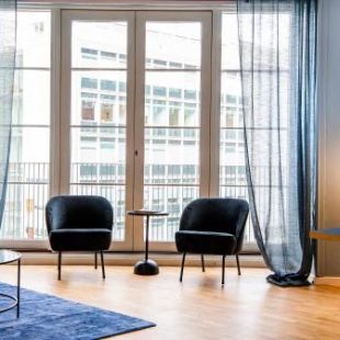 Фотография апарт отеля By the Lakes apartments - Into This Place