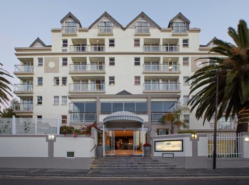 Фотография гостиницы Bantry Bay Suite Hotel