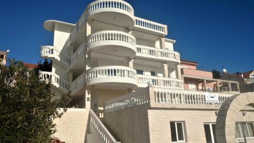 Фотография гостевого дома Villa Maluma