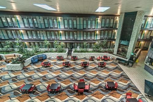 Фотография гостиницы Fifth Season Inn & Suites