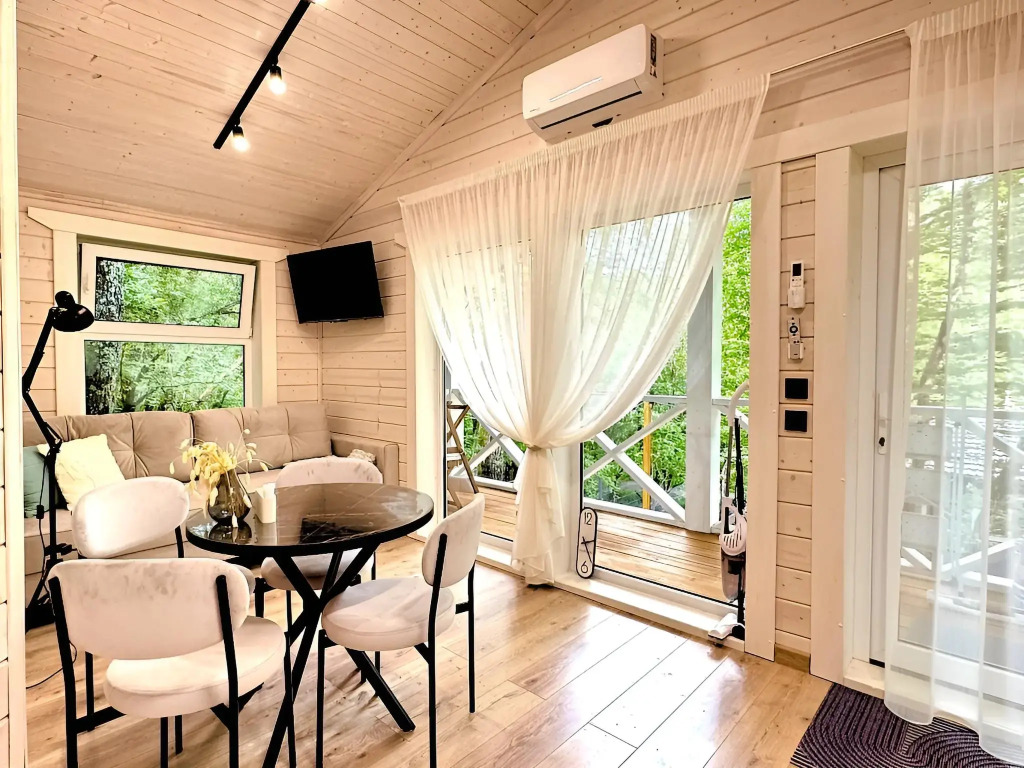 Фотография Коттеджа Частный дом Под Кронами с чаном в лесу