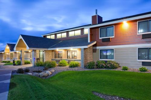 Фотография гостиницы AmericInn by Wyndham Sauk Centre