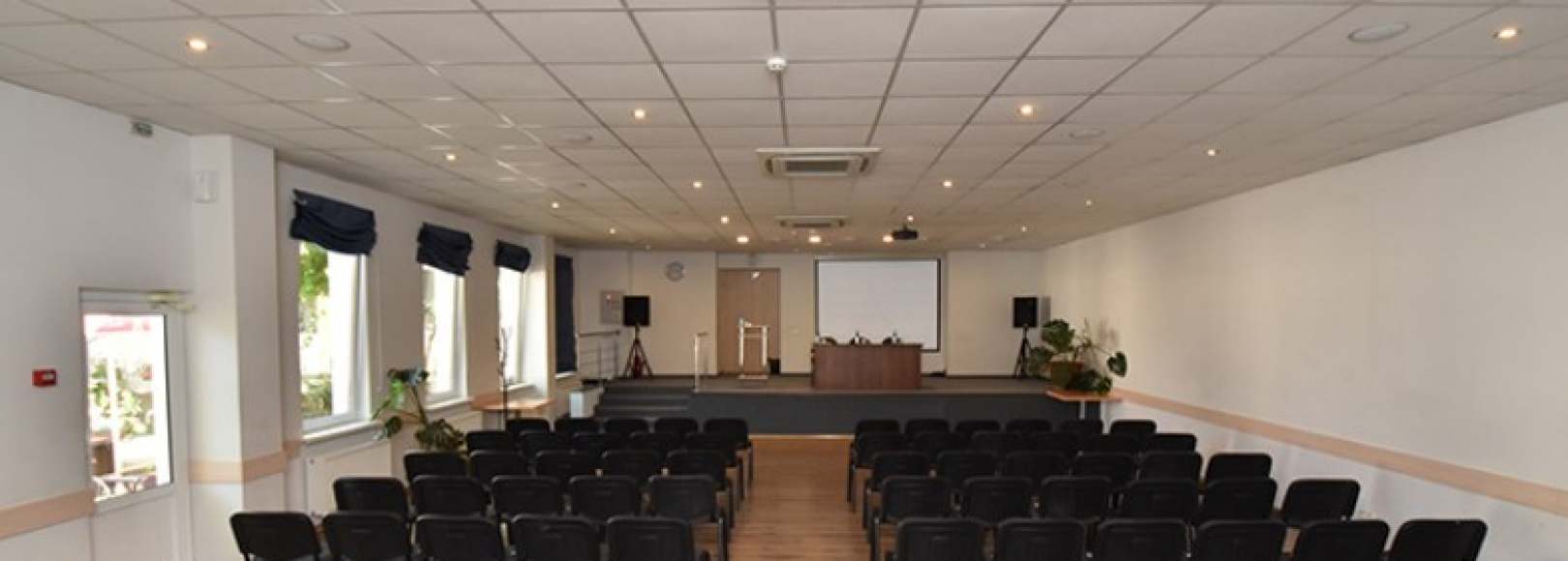 Фотография конференц-зала Лагуна