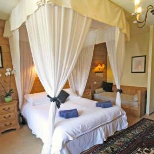 Фотографии гостиницы
Hôtel et Chalet Au Coin Du Feu Chilly Powder