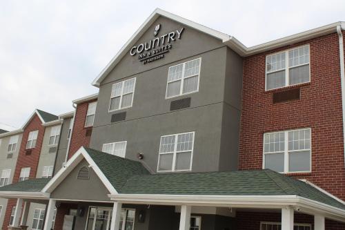 Фотография гостиницы Country Inn & Suites by Radisson, Dubuque, IA