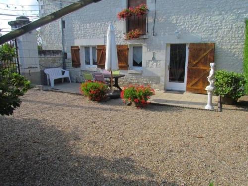 Фотография гостевого дома Gîte La Tour-Saint-Gelin, 2 pièces, 2 personnes - FR-1-381-24