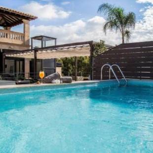 Фотографии гостиницы 
            Hotel Can Alomar - Adults only