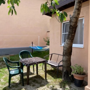 Фотография Коттеджа Частный дом Дом у моря в Мысхако,парковка, мангал , гамак, стол и стулья