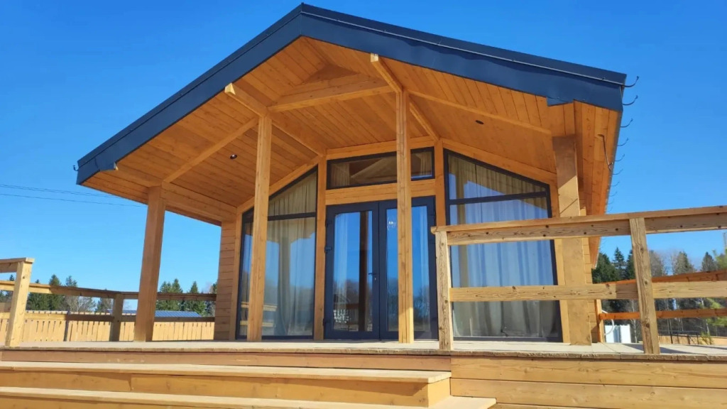 Фотография Коттеджа Коттедж Экоранчо Лодж-студия с панорамной ванной и сауной