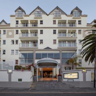 Фотография гостиницы Bantry Bay Suite Hotel