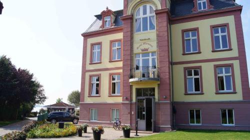 Фотография гостиницы Waren Müritz Hotel Harmonie