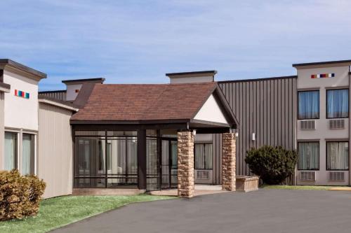 Фотография мотеля Travelodge by Wyndham Miramichi New Brunswick