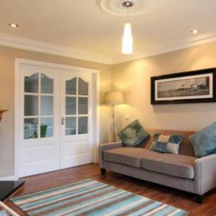 Фотографии гостевого дома 
            Luxurious KC House