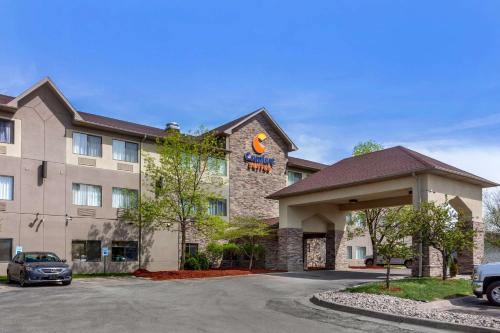 Фотография гостиницы Comfort Suites Omaha East-Council Bluffs
