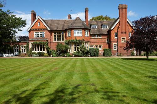 Фотография гостиницы Cantley House Hotel - Wokingham