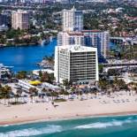 Фотография гостиницы Courtyard by Marriott Fort Lauderdale Beach