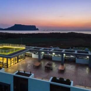 Фотографии гостиницы
Thira Hotel