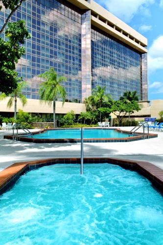 Фотография гостиницы DoubleTree by Hilton Hotel Miami Airport & Convention Center