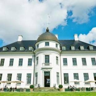 Фотографии гостиницы
Bernstorff Castle