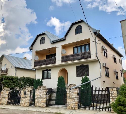 Фотографии гостевого дома
Частный дом