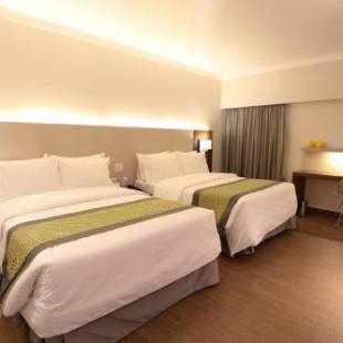 Фотографии гостиницы
Oasis Plaza Hotel