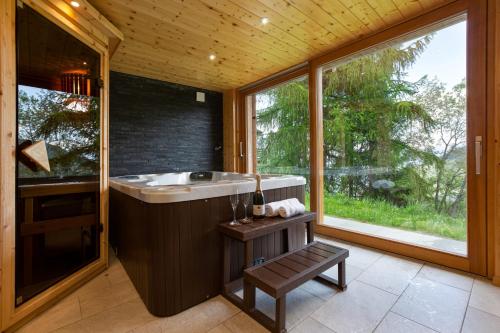 Фотография гостевого дома Jacuzzi & Sauna | Chalet Teremok