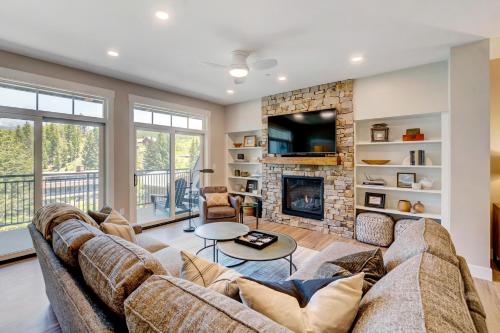 Фотография гостевого дома New Luxury Loft #305 Near Resort - Huge Hot Tub & Views - FREE Activities & Equipment Rentals Daily