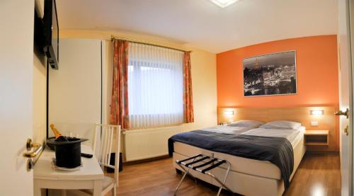 Фотография гостиницы Zum Burghof