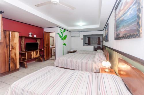 Фотография гостиницы Cadillac Rock Beach Hotel