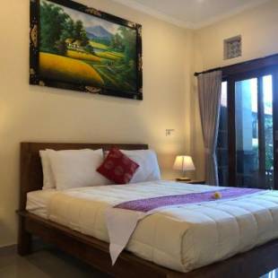 Фотографии мини отеля
Taman Indah Homestay