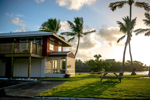 Фотография гостиницы Ragged Edge Resort & Marina