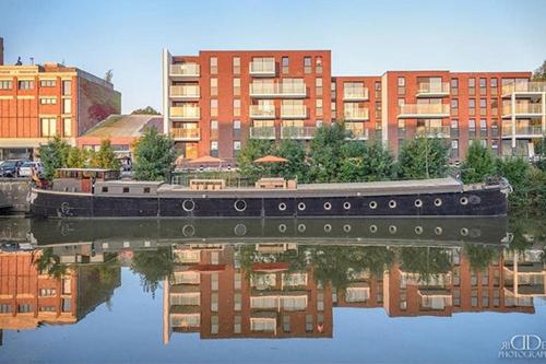 Фотография мини отеля Bed in Boat