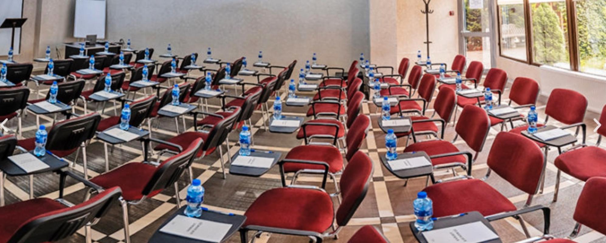 Фотографии конференц-зала Валенсия на 70 человек