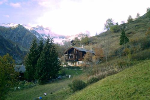 Фотография гостевого дома Chalet BANULARA Platz für 14 Personen auf drei Etagen