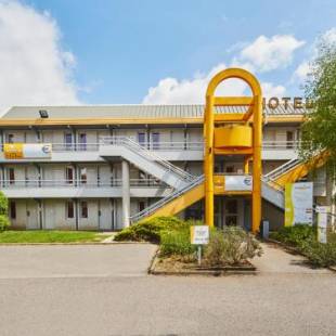 Фотографии гостиницы 
            Premiere Classe Melun Senart - Vert Saint Denis