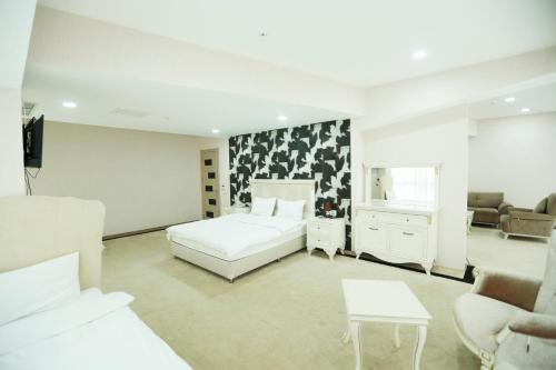 Фотографии гостиницы 
            CONTINENT