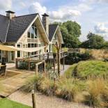 Фотография гостевого дома Luxurious Holiday Home with Jacuzzi in Noordwijk