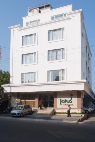 Фотография гостиницы Lotus Comfort - A Pondy Hotel