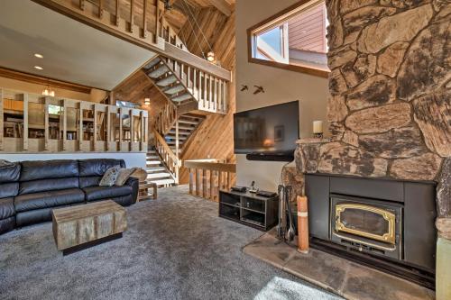 Фотографии гостевого дома
The Mammoth Lodge by Hiking, Lakes, Skiing and More!