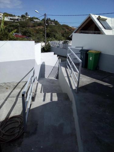 Фотография гостевого дома Maison de 2 chambres a Saint Gilles les Bains a 500 m de la plage avec terrasse amenagee et wifi