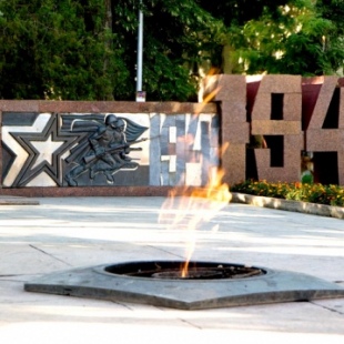 Фотография достопримечательности Братская могила советских воинов