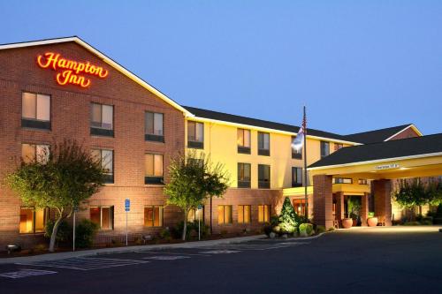 Фотография гостиницы Hampton Inn Medford