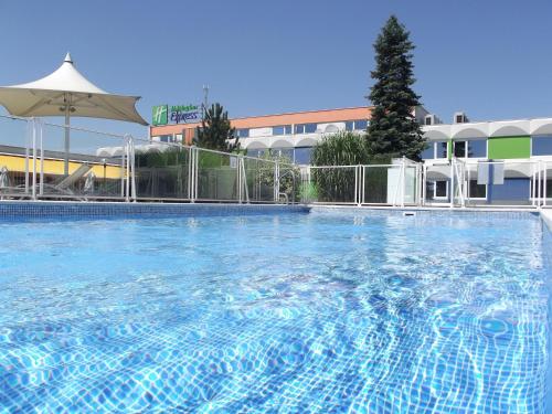 Фотография гостиницы Holiday Inn Express Strasbourg - Sud, an IHG Hotel