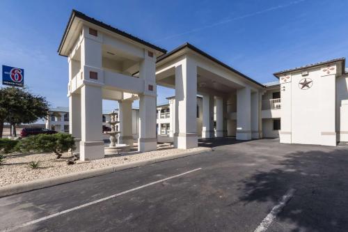 Фотография гостиницы Motel 6-Junction, TX